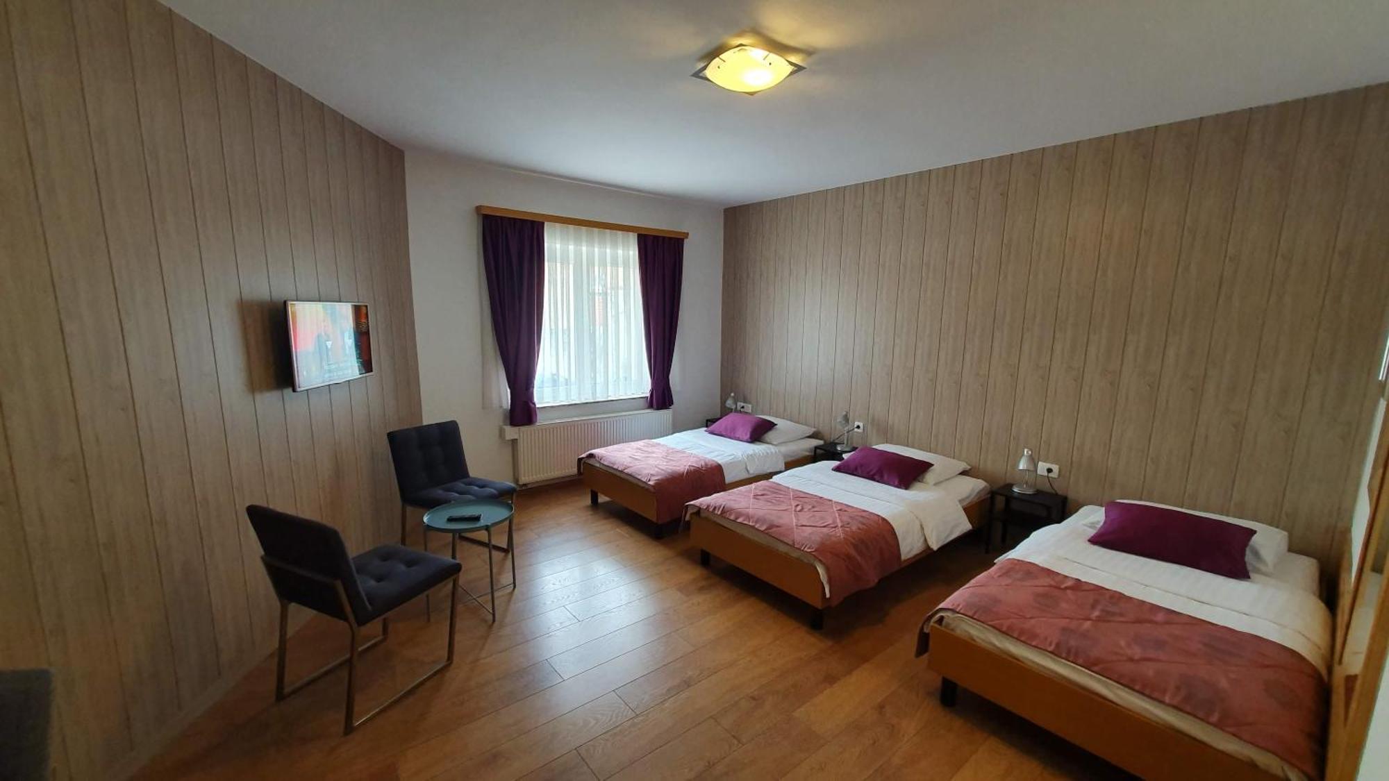 Hotel Zvonimir 오토칵 외부 사진