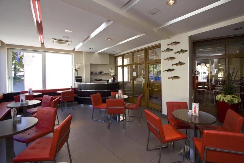 Hotel Zvonimir 오토칵 외부 사진