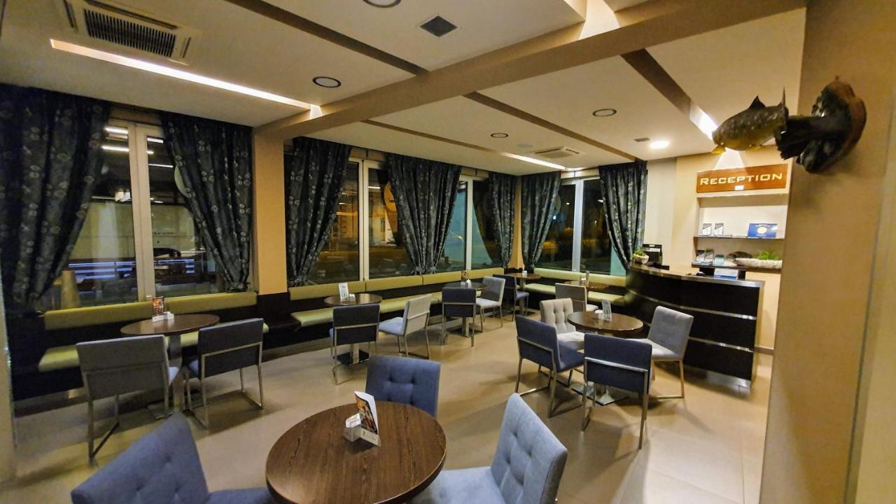 Hotel Zvonimir 오토칵 외부 사진